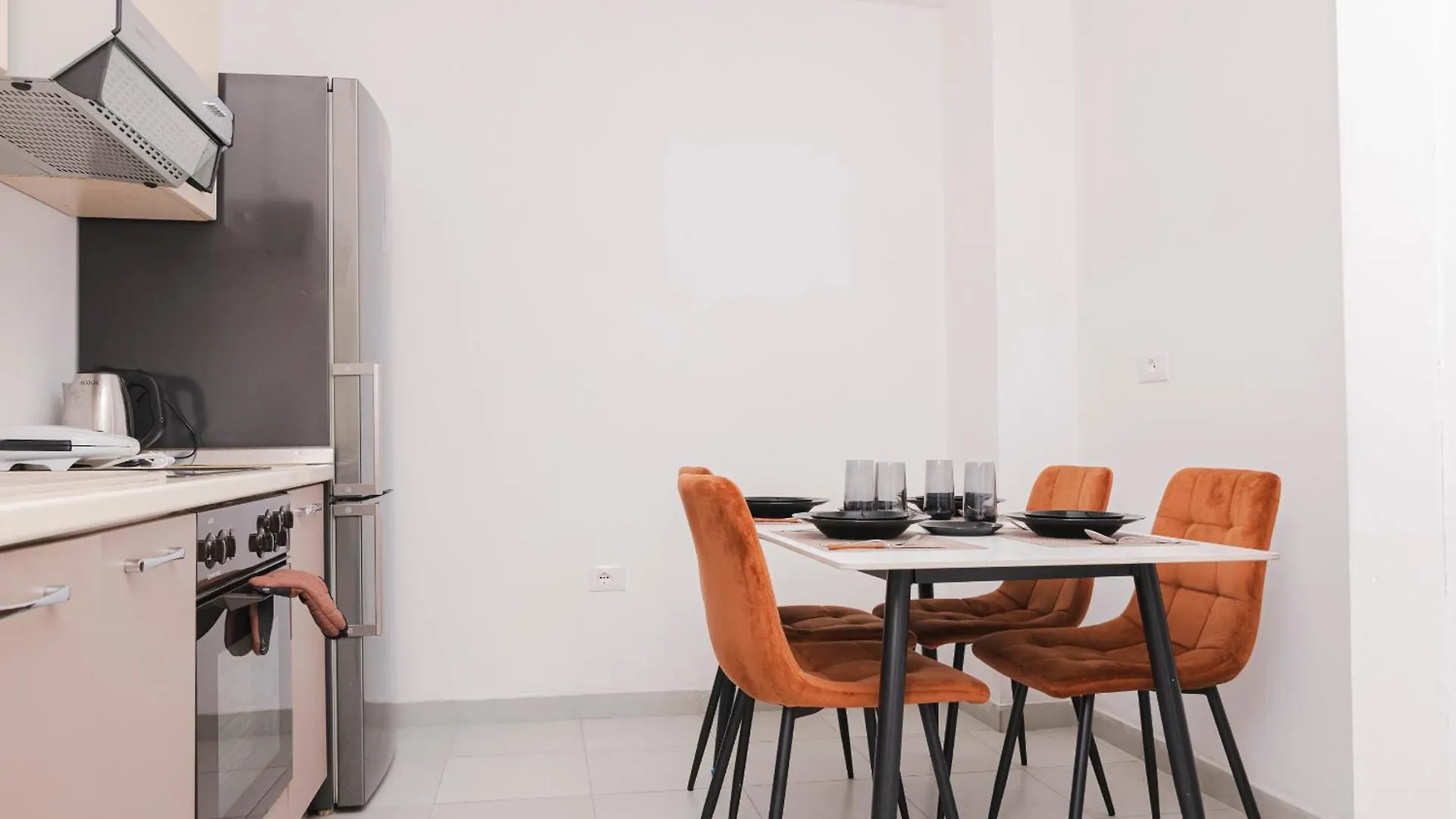 Via Albania - New Bazaar Apartment Tirana 0*,  Albania